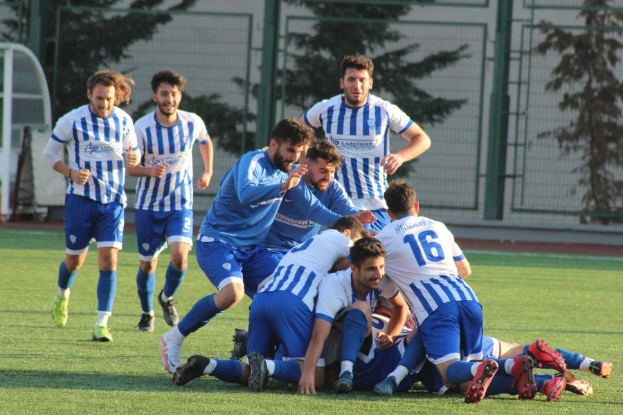 Şirinevlerspor’un zirve aşkı