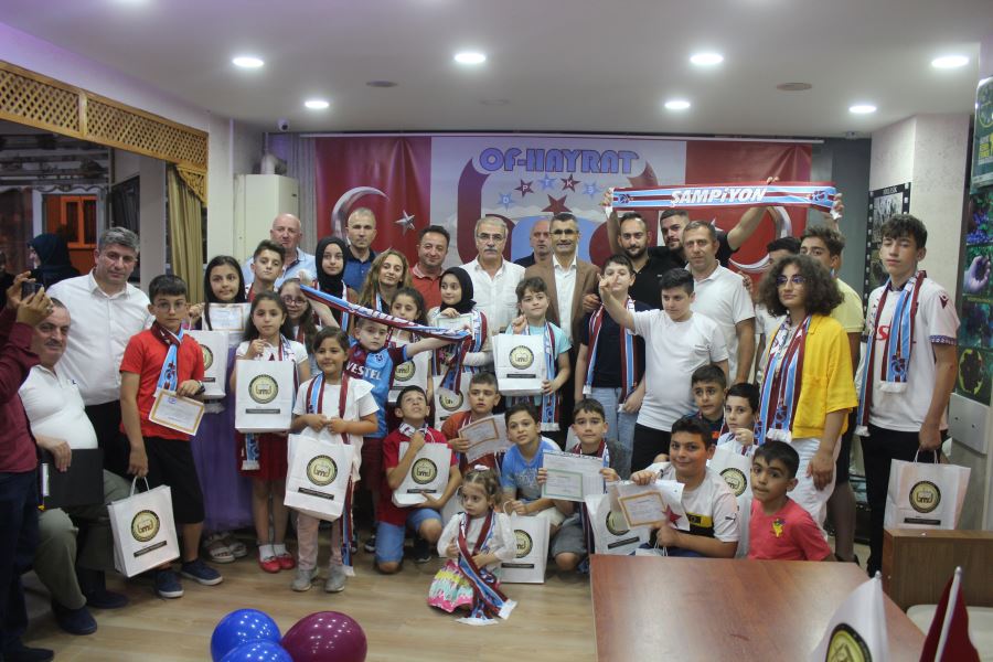 Takdir öğrencilerden, tabletler Birleşik Makililerden