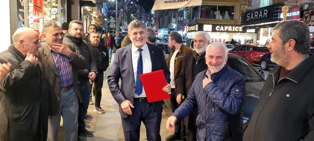 Kırmızı dosyalı yüzleri güldüren başkan!