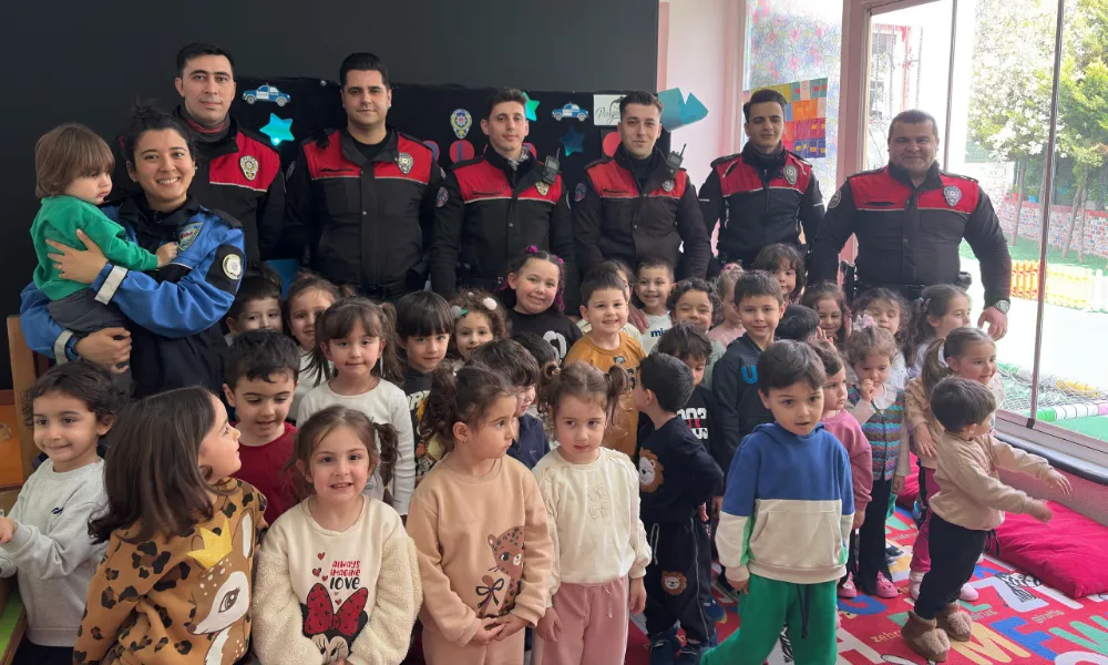 Özel Penguen Anaokulu minikleri polis amcalarını unutmadı